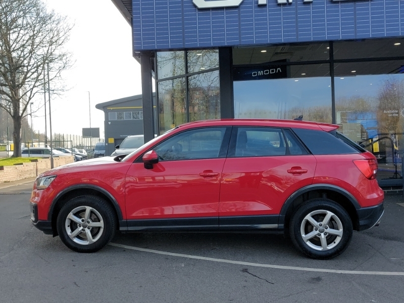 Audi Q2 30 Tdi Technik Red #4