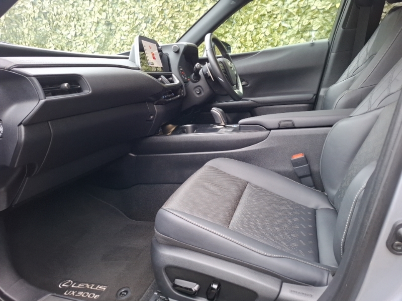 Lexus UX 300E 150Kw 72.8 Kwh E-cvt Premium Plus Pack SP74YZB Silver #5