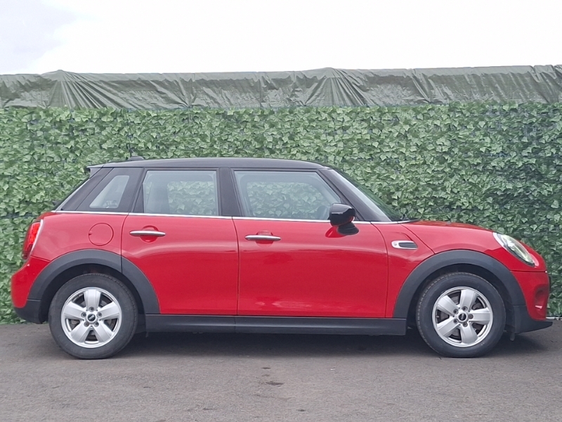 Mini Hatch 1.5 Cooper Classic II LM69UCX Red #3