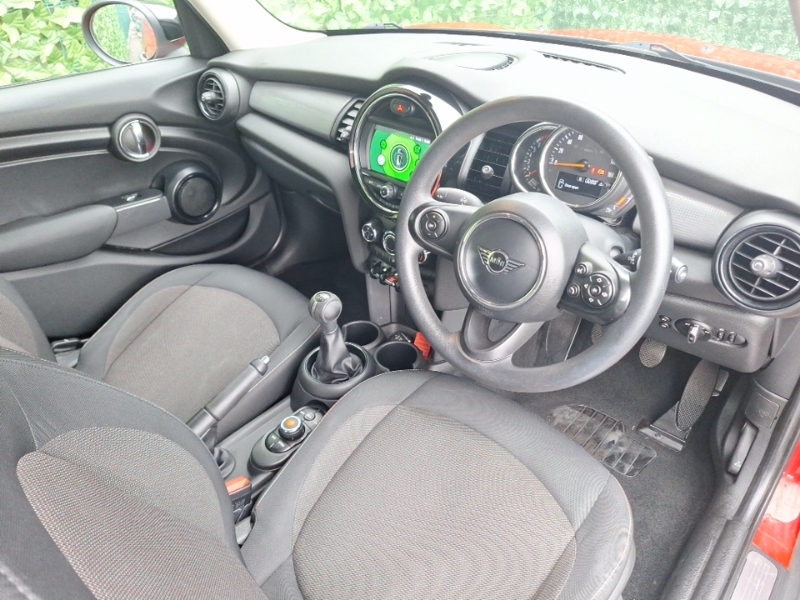 Mini Hatch 1.5 Cooper Classic II LM69UCX Red #6