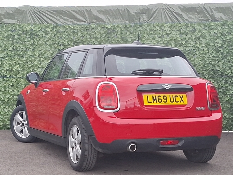 Mini Hatch 1.5 Cooper Classic II LM69UCX Red #2