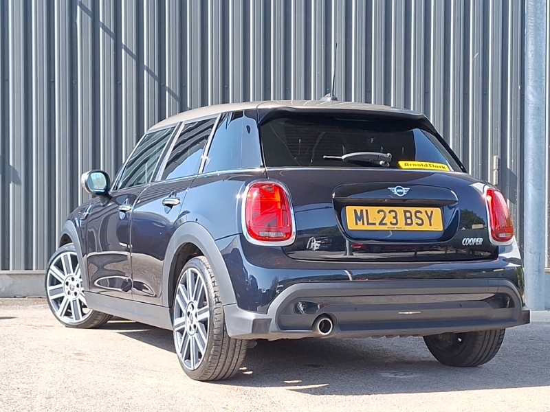 Mini Hatch 1.5 Cooper Exclusive ML23BSY Blue #2
