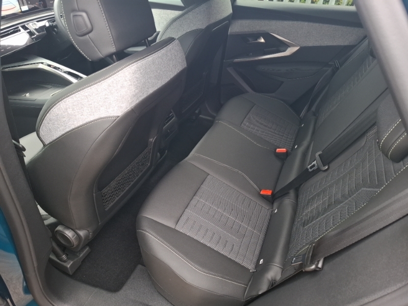 Peugeot 3008 157Kw Gt 73Kwh Blue #6