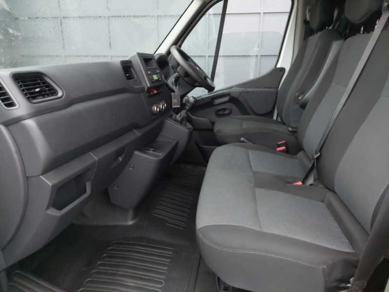 Renault Master Lm35dci 135 Business Medium Roof Van SD22DLJ White #5