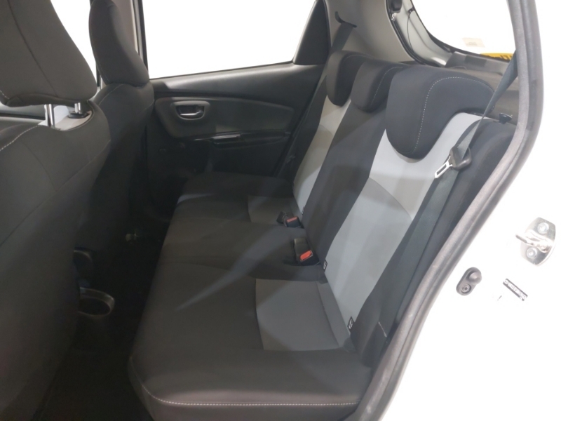 Toyota Yaris 1.5 Hybrid Icon Tech Cvt SO19JZU White #6