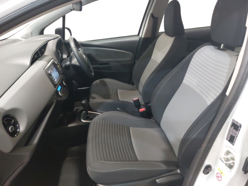 Toyota Yaris 1.5 Hybrid Icon Tech Cvt SO19JZU White #5