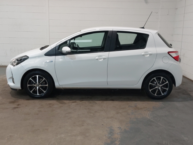 Toyota Yaris 1.5 Hybrid Icon Tech Cvt SO19JZU White #4