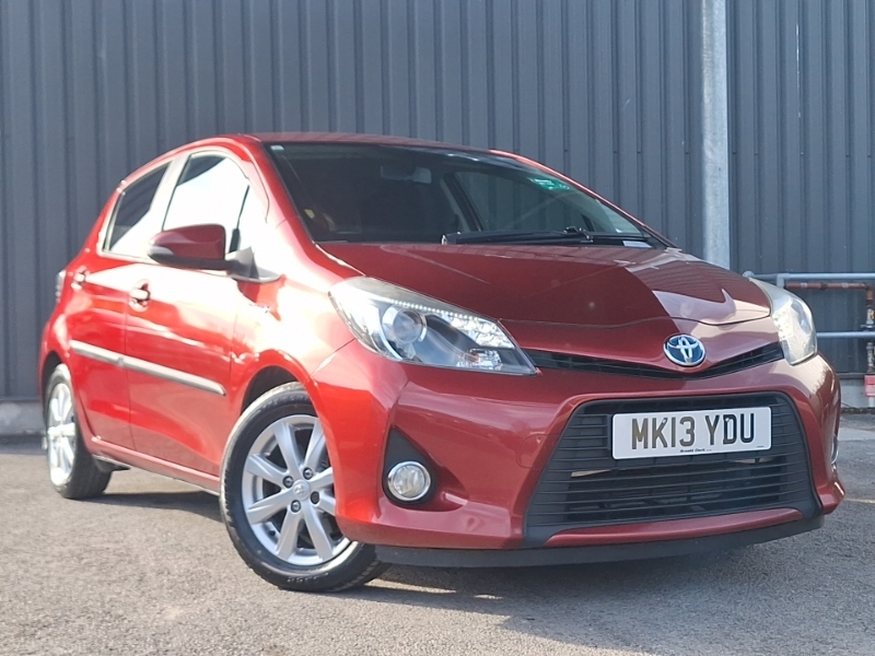Toyota Yaris 1.5 Vvt-i Hybrid T4 Cvt Red