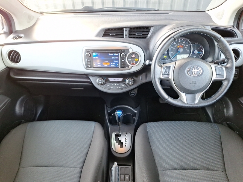 Toyota Yaris 1.5 Vvt-i Hybrid T4 Cvt MK13YDU Red #3