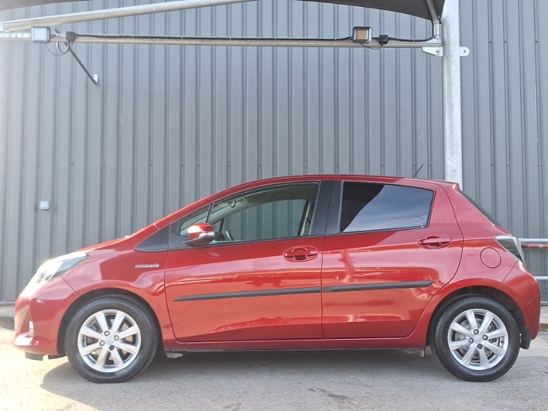 Toyota Yaris 1.5 Vvt-i Hybrid T4 Cvt MK13YDU Red #4