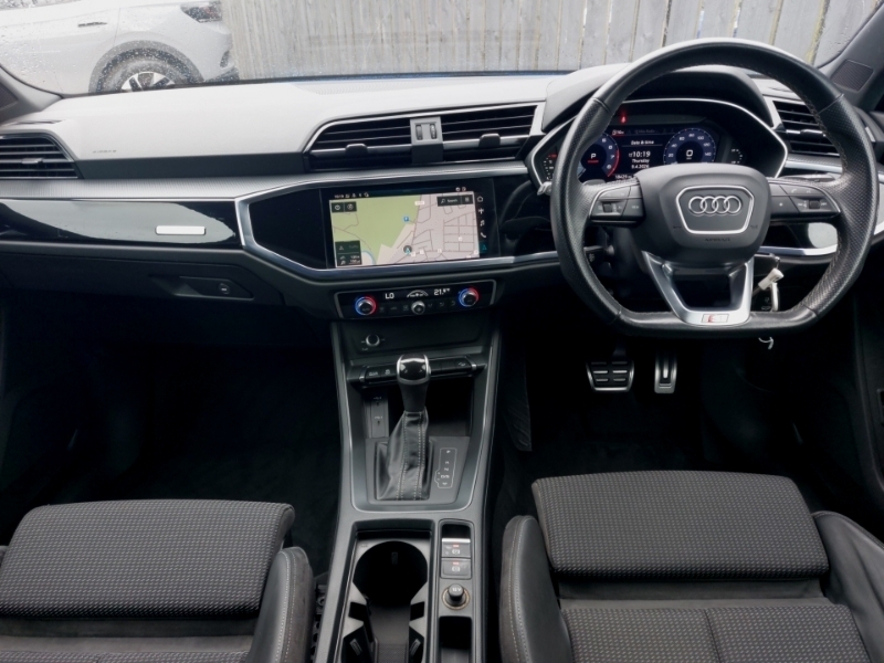 Audi Q3 35 Tfsi Black Edition S Tronic CP21SFN Blue #3