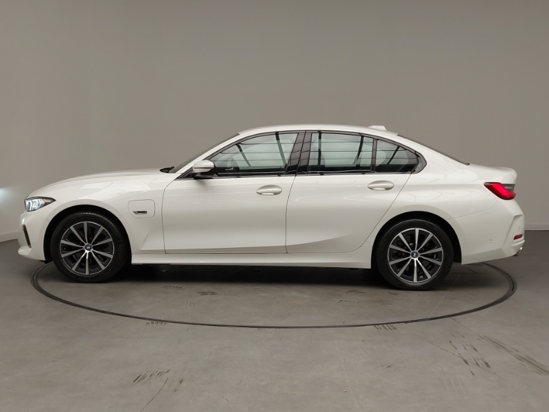 BMW 3 Series 330E Sport Step YF72EZP White #4