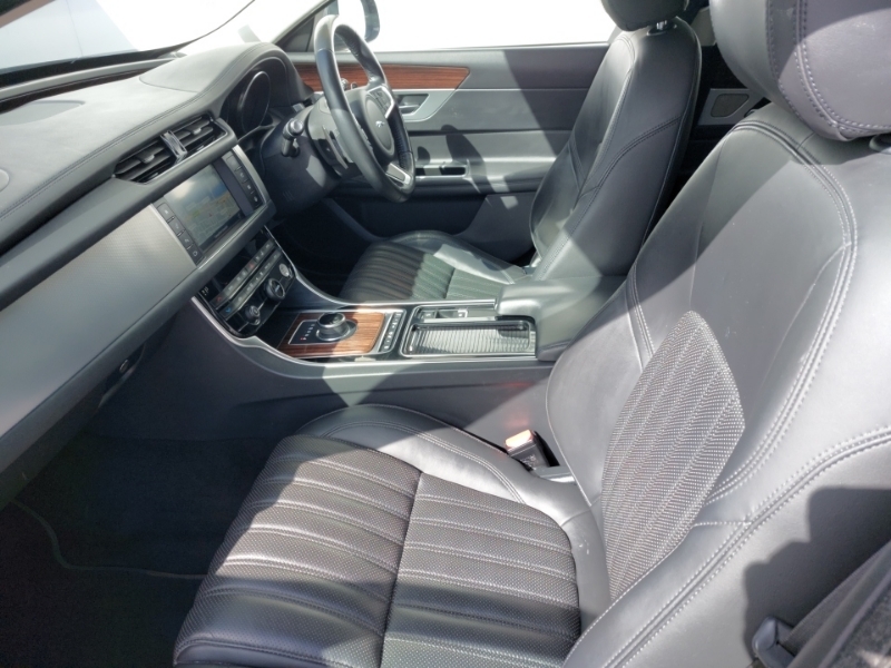 Jaguar XF 2.0D 180 Portfolio YX18PFA Grey #5