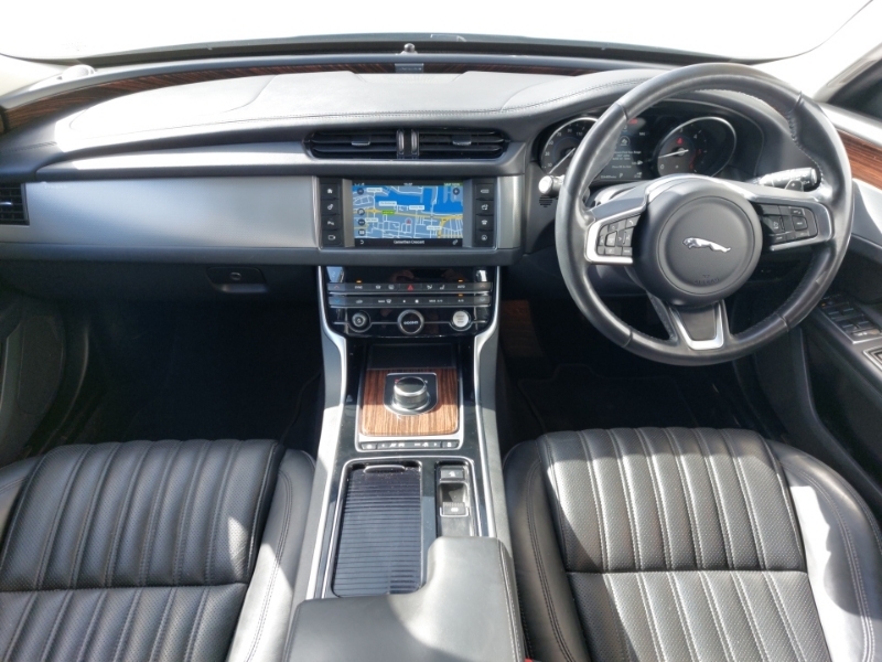 Jaguar XF 2.0D 180 Portfolio YX18PFA Grey #3