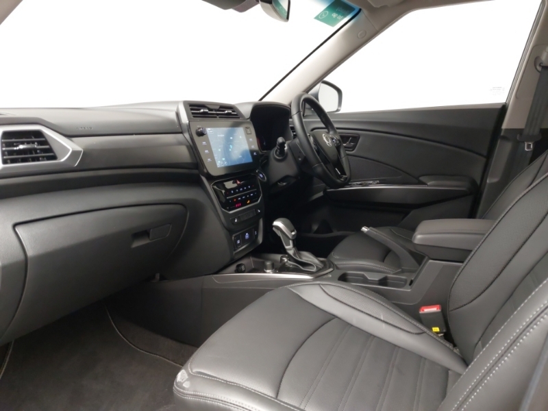 SsangYong Tivoli 1.5 K40 Black #5