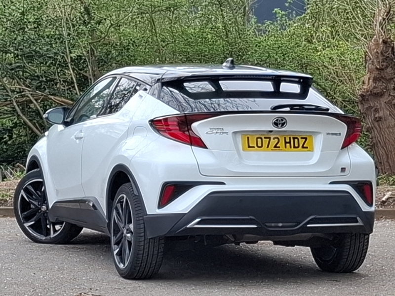 Toyota C-Hr 1.8 Hybrid Gr Sport Cvt LO72HDZ White #2