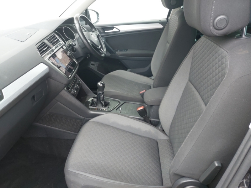 Volkswagen Tiguan 2.0 Tdi 150 Match YB69FBO Black #5