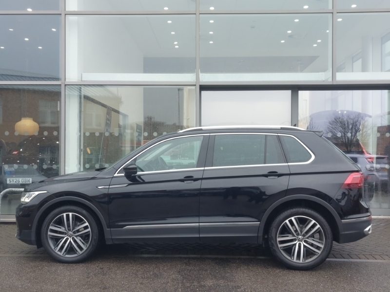 Volkswagen Tiguan 1.5 Tsi 150 Elegance Dsg ST22YSO Black #4