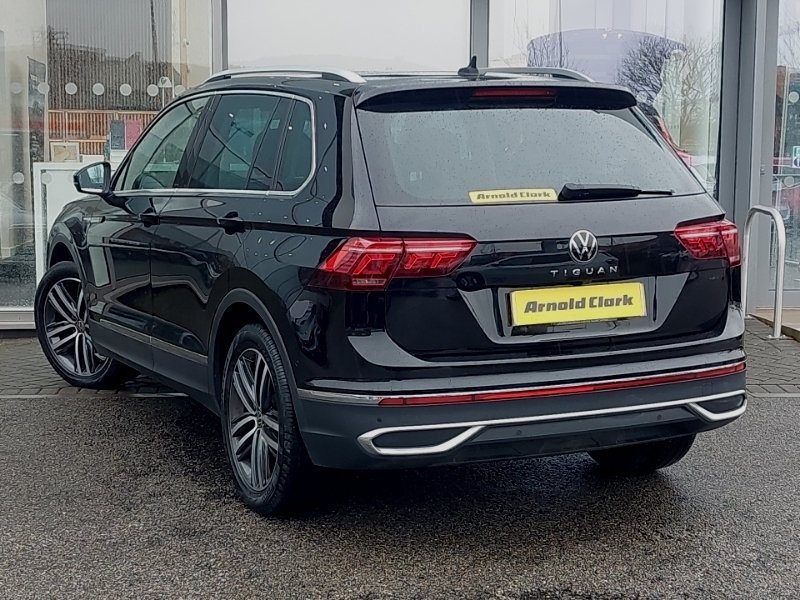 Volkswagen Tiguan 1.5 Tsi 150 Elegance Dsg ST22YSO Black #2