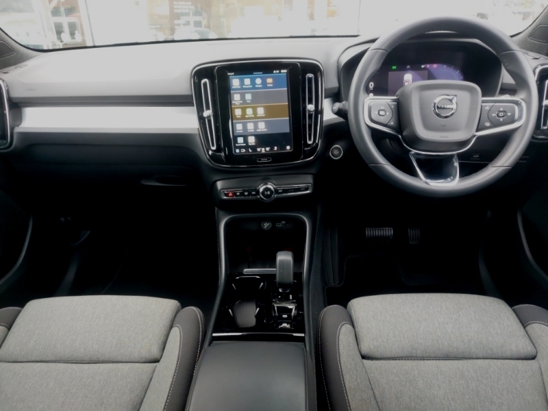 Volvo XC40 2.0 B4p Plus Dark ST73ZYN Blue #3