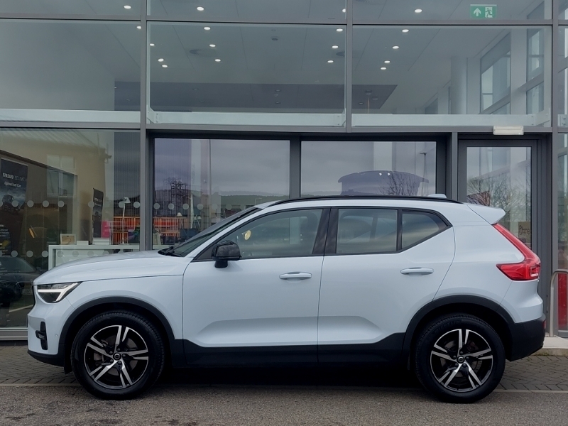 Volvo XC40 2.0 B4p Plus Dark ST73ZYN Blue #4