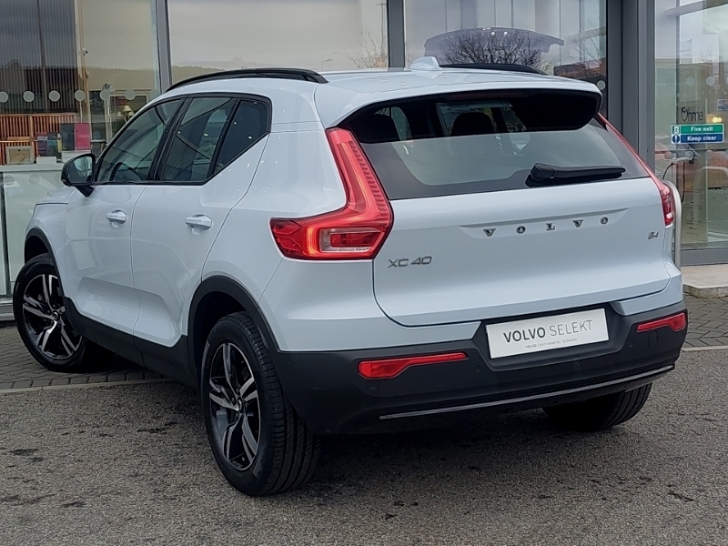 Volvo XC40 2.0 B4p Plus Dark ST73ZYN Blue #2