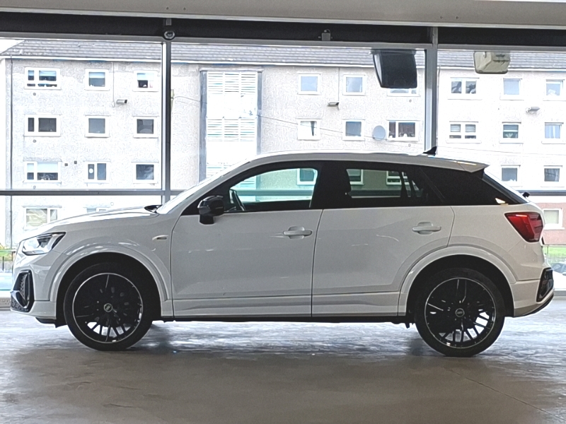 Audi Q2 35 Tfsi Black Edition SB21WYO White #4