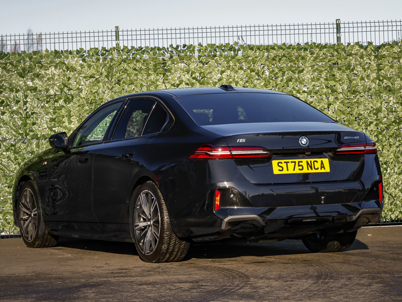 BMW i5 250Kw Edrive40 M Sport 84Kwh Black #2