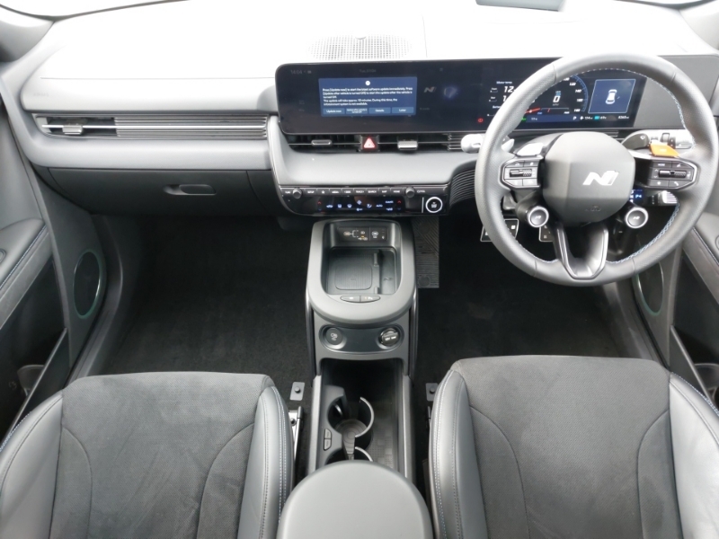 Hyundai Ioniq 5 478Kw 84 Kwh EF74HMD White #3