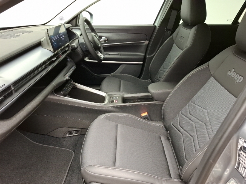 Jeep Avenger 115Kw E-summit 54Kwh Grey #5