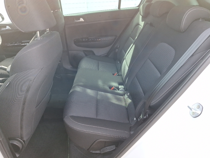 Kia Sportage 1.6 Crdi Isg 2 DG69EYD White #6