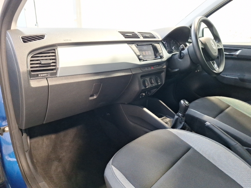 Skoda Fabia 1.0 Mpi Colour Edition KV68GGZ Blue #5