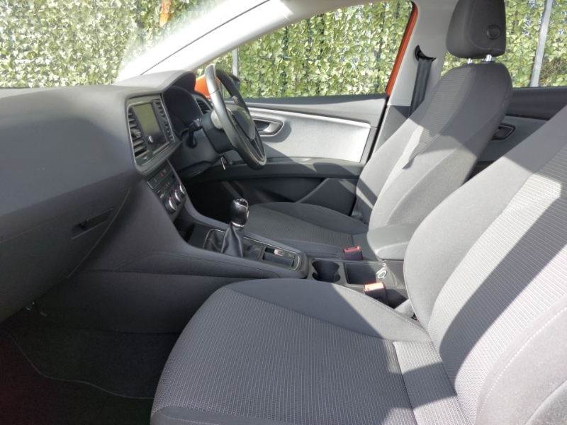 Seat Leon 1.5 Tsi Evo Se Ez CX69KWF Orange #5