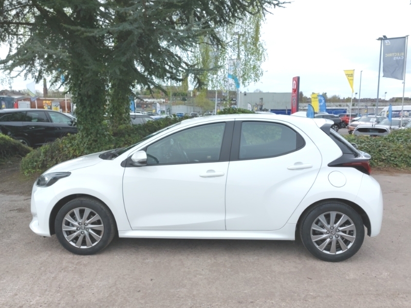 Toyota Yaris 1.5 Hybrid Icon Cvt MF72TZT White #4