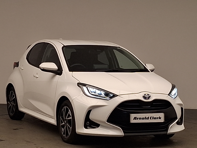 Toyota Yaris 1.5 Hybrid Design Cvt White