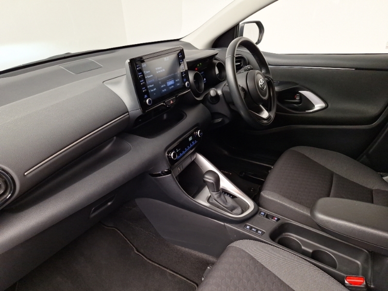 Toyota Yaris 1.5 Hybrid Design Cvt NA72CFF White #5