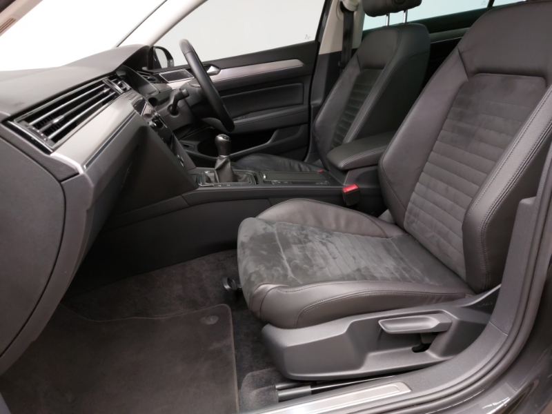 Volkswagen Passat 2.0 Tdi Gt Panoramic Roof Grey #5