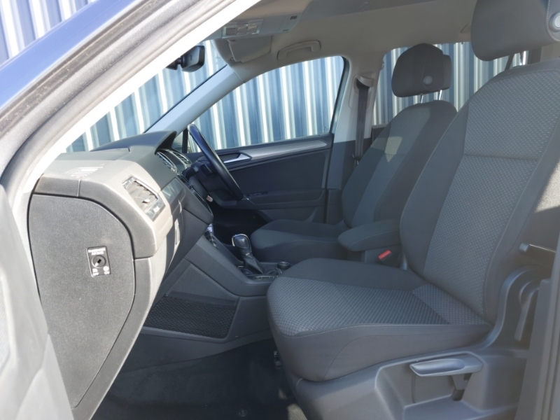 Volkswagen Tiguan Allspace 2.0 Tdi 4Motion Se Nav Dsg SM19UYE Grey #5