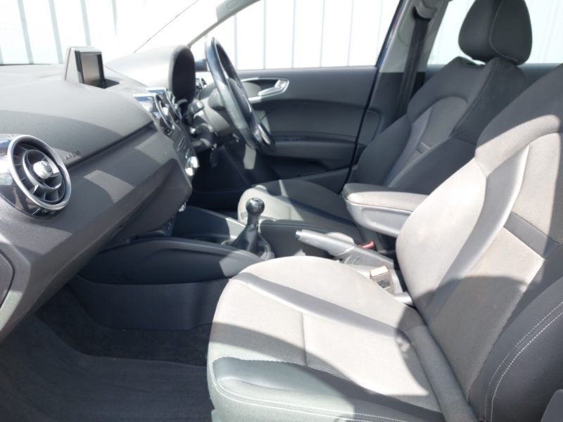 Audi A1 1.6 Tdi Sport Blue #5
