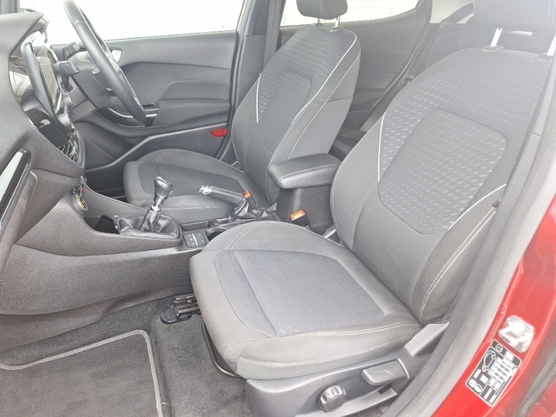Ford Fiesta 1.0 Ecoboost 125 Titanium ET67UEW Red #5