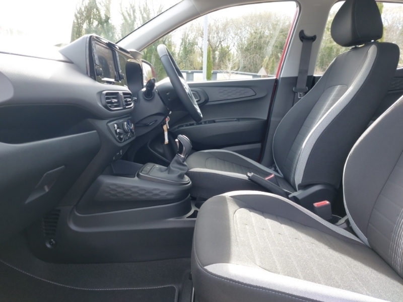 Hyundai I10 1.0 63 Advance Nav SY26OXB Red #5