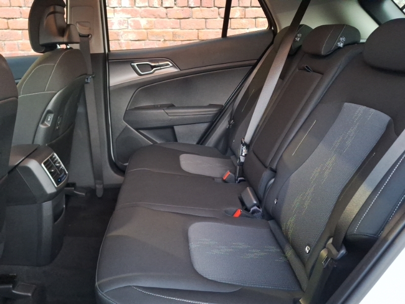 Kia Sportage 1.6T Gdi Hev Pure DE75YVK White #6