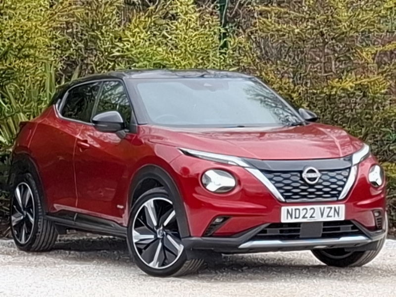 Nissan Juke 1.6 Hybrid Tekna Red