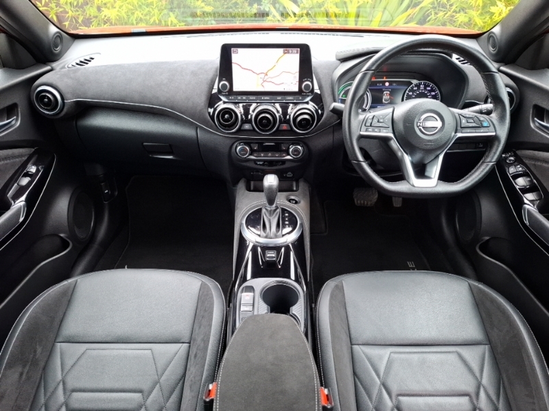 Nissan Juke 1.6 Hybrid Tekna ND22VZN Red #3
