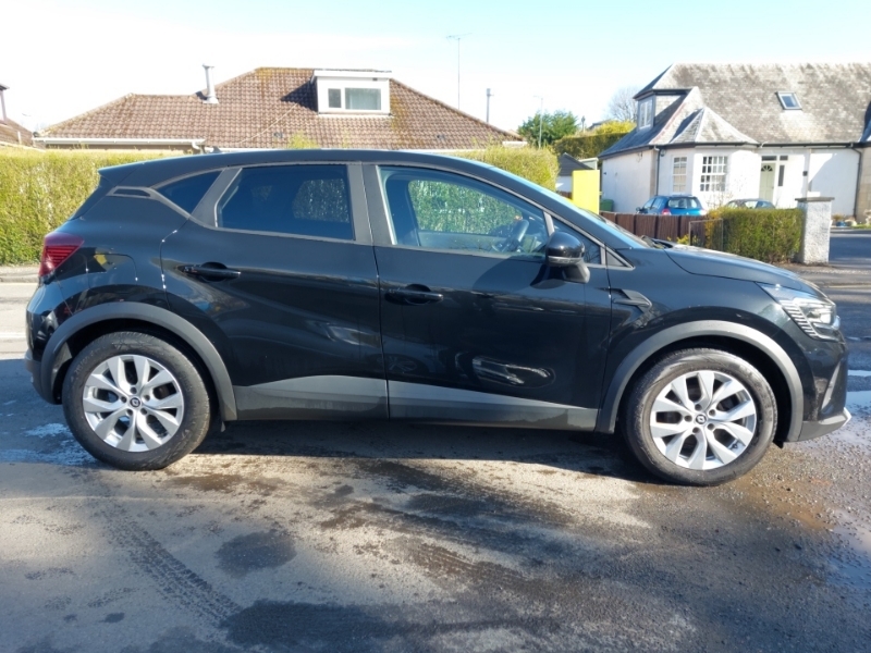 Renault Captur 1.6 E-tech Hybrid 145 Iconic Edition SA22GHZ Black #4