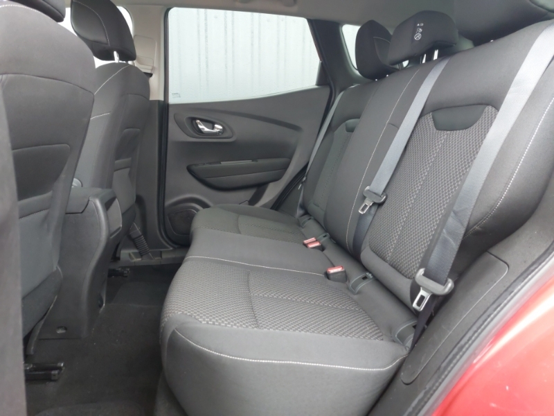 Renault Kadjar 1.6 Dci Dynamique Nav 4Wd Red #6
