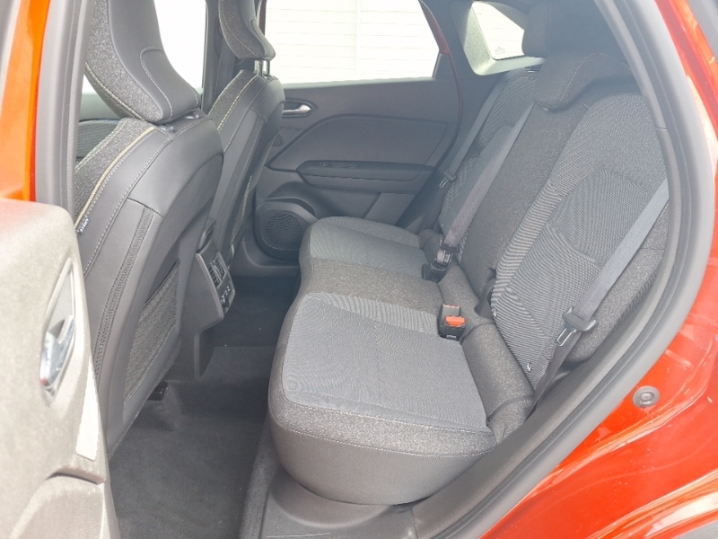 Renault Symbioz 1.3 Tce 140 Techno HK75USO Red #6