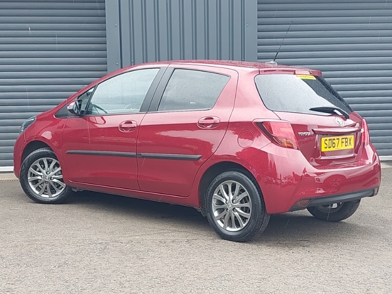 Toyota Yaris 1.33 Vvt-i Icon Tss Cvt Red #2