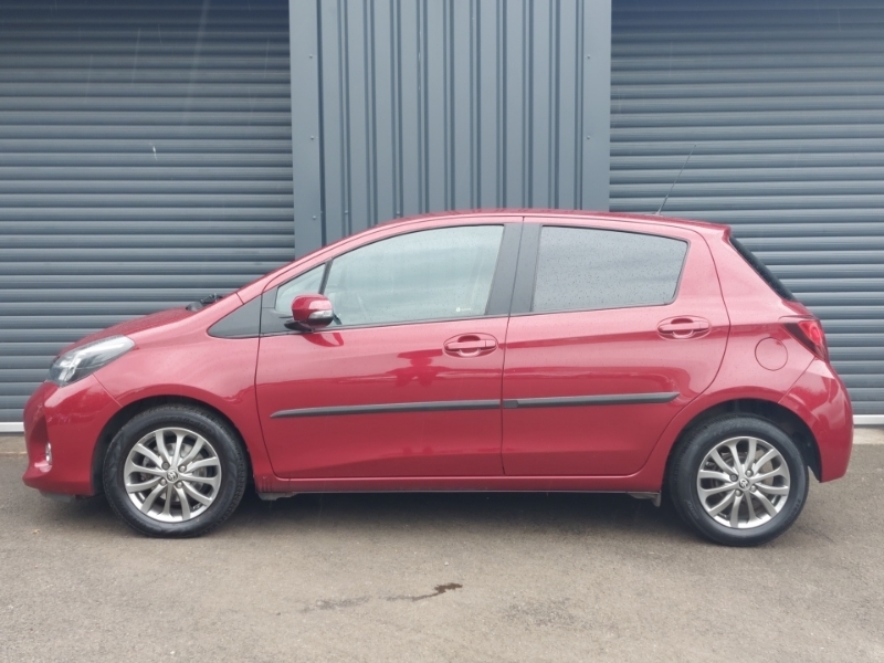 Toyota Yaris 1.33 Vvt-i Icon Tss Cvt Red #4