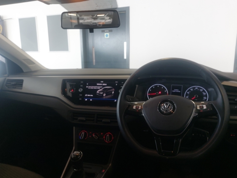 Volkswagen Polo 1.0 Tsi 95 Match SA70DWW Black #4